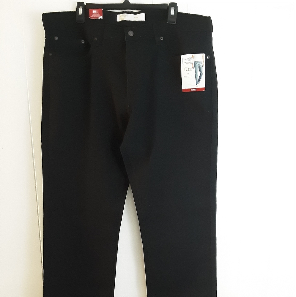 Levi's Signature Black Jeans - Picture 2 of 11